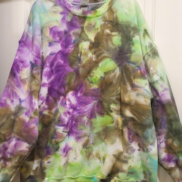 Tops - Beautiful watercolor sweatshirt